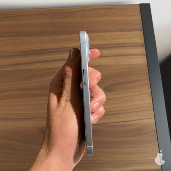 iPhone 15 normal - Image 2